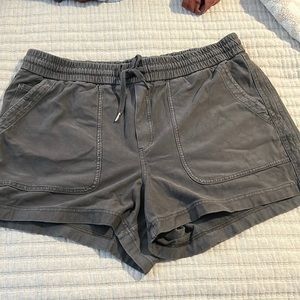 Athleta Farallon short size 18